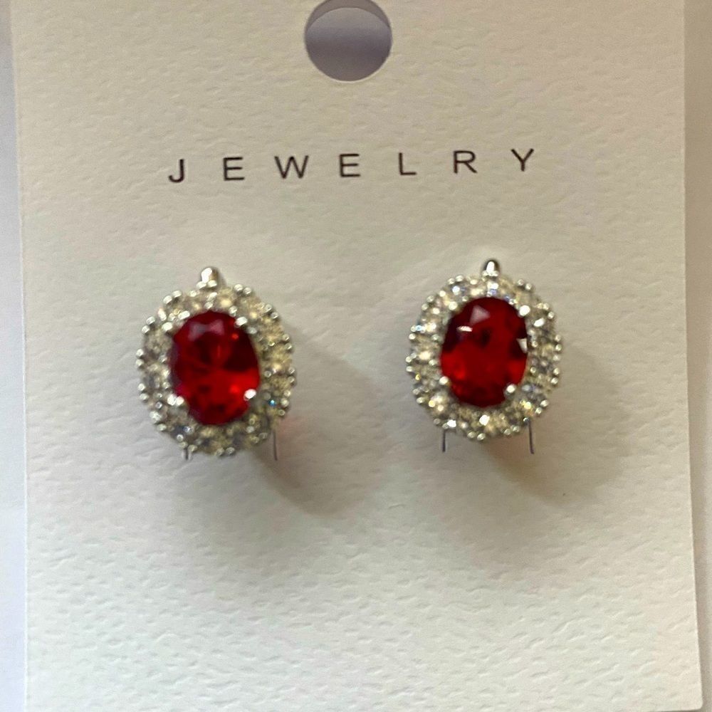 Rubyredclip Onearrings